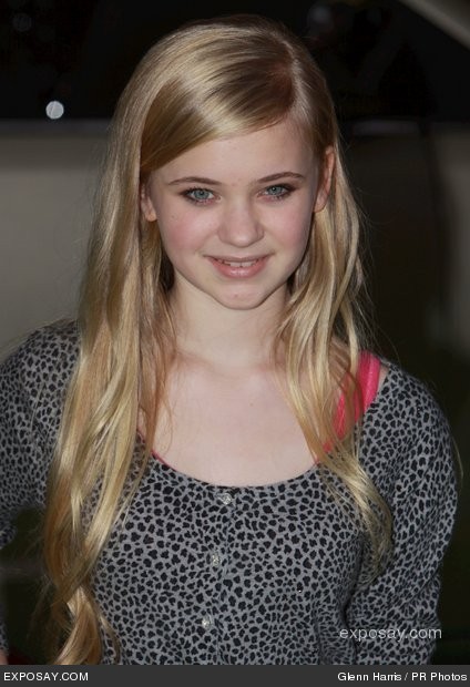 sierra-mccormick-muppets-los-angeles-premiere-Xf4ww5