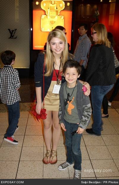 stefanie-scott-and-davis-cleveland-mars-needs-HPTfoY