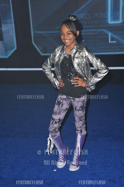 7156-China-Anne-McClain-002